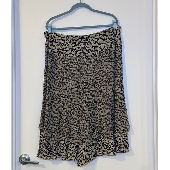 ALFANI Size 16 W Tiered Layered Ruffle 100% Silk Skirt Black Gray Animal Print - Picture 2 of 5
